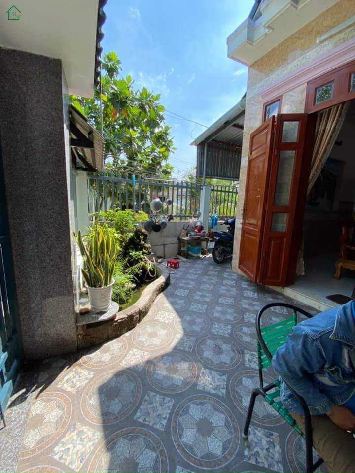 Bán nhà 2 mặt tiền sổ hồng riêng đối diện khu du lịch Hố Lang phường Tân Bình Dĩ An