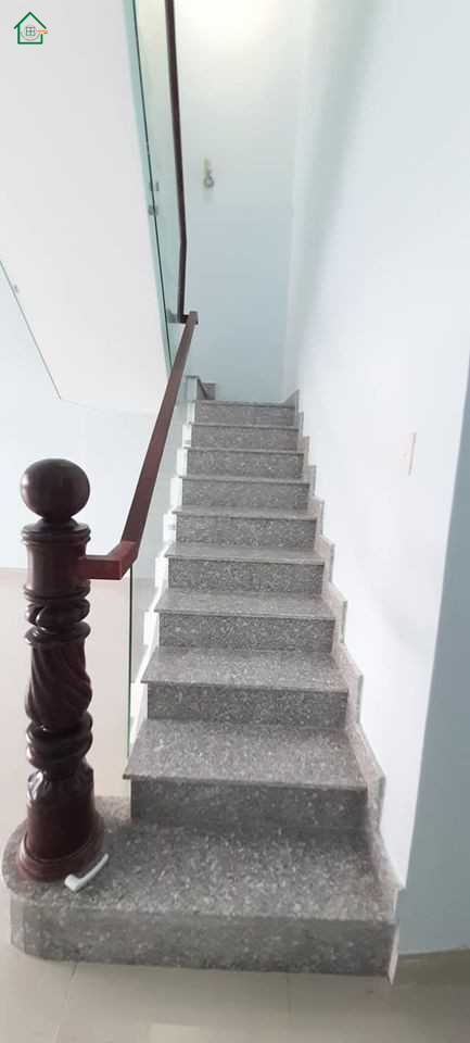 Cần bán Nhà đẹp 1 lầu 1 trệt giá rẻ kp1 phường Tân Hiệp gần chợ nhỏ , Cách Nguyễn Ái Quốc 500m .