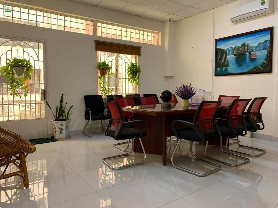Chủ gửi bán căn nhà 1trệt 2lầu dt đất 92m2 hoàn công đầy đủ Sổ Hồng cá nhân công chứng trong ngày