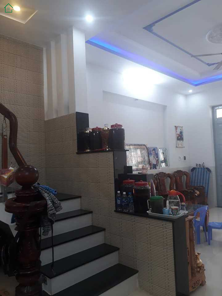 cần bán gấp căn nhà xây kiên cố, vật liệu cao cấp dt 5*17=85m2