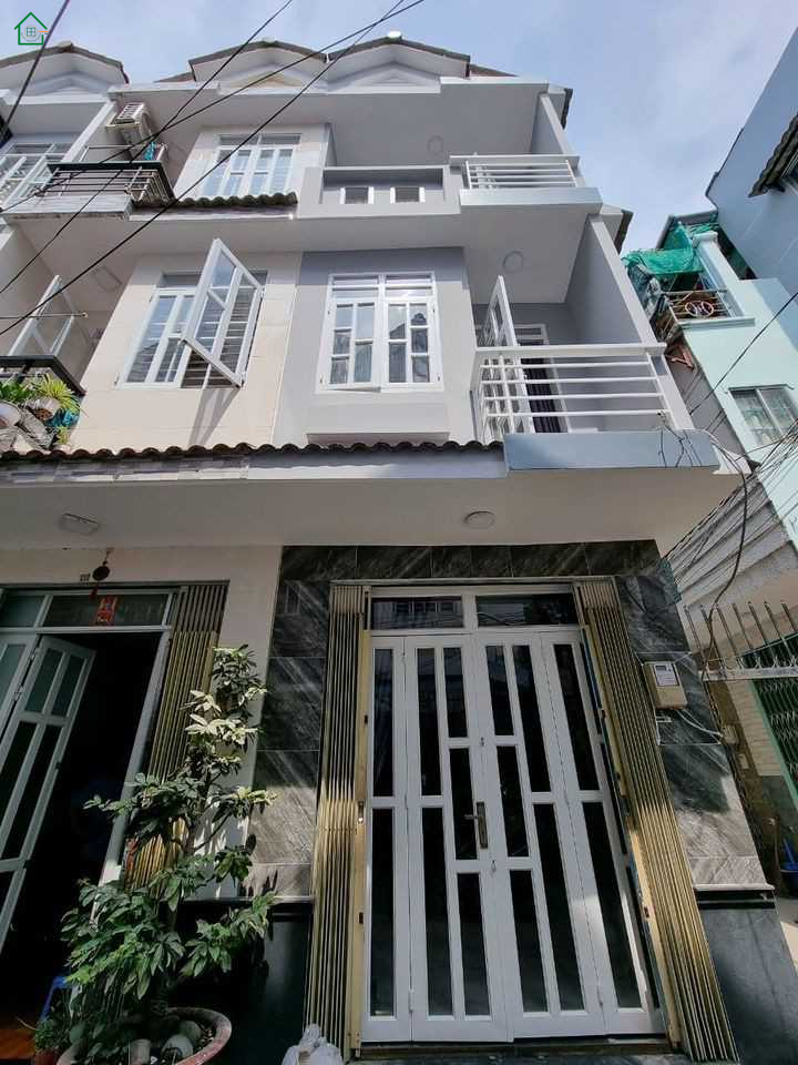 Bán Nhà 1979/xe hơi đỗ trước cửa nhà. đường Huỳnh Tấn Phát,