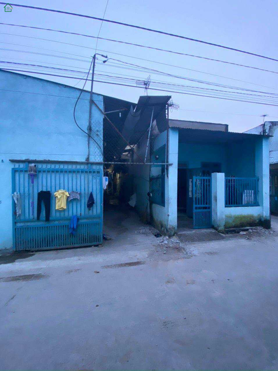 chủ ở sài gòn không có thời gian đi lại quản lý dãy trọ nên cần bán gấp dãy trọ Thạnh Phú